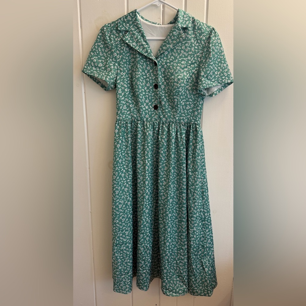 Retro Green Floral Button-Front Midi Dress